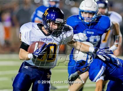 Thumbnail 3 in Liberty Hill vs La Vernia photogallery.