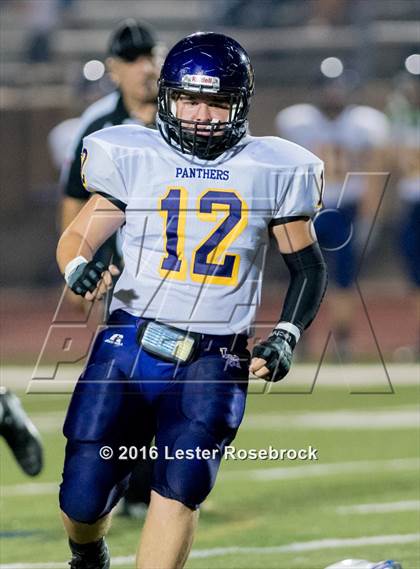 Thumbnail 3 in Liberty Hill vs La Vernia photogallery.