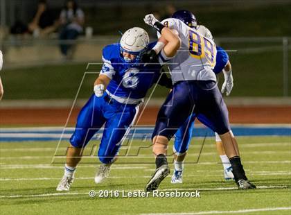 Thumbnail 2 in Liberty Hill vs La Vernia photogallery.