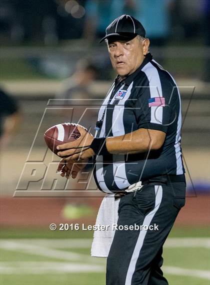 Thumbnail 2 in Liberty Hill vs La Vernia photogallery.