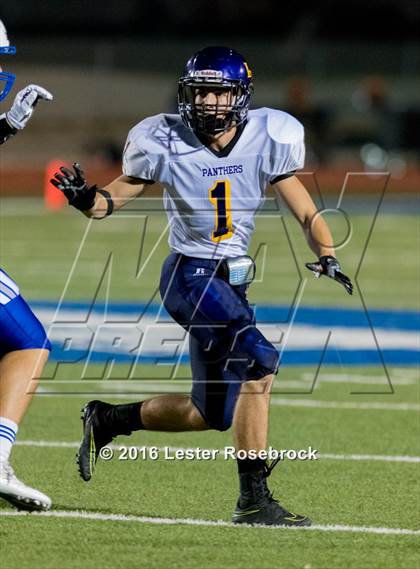 Thumbnail 1 in Liberty Hill vs La Vernia photogallery.
