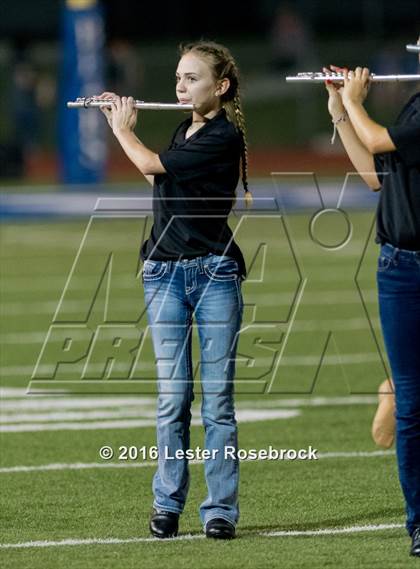 Thumbnail 3 in Liberty Hill vs La Vernia photogallery.