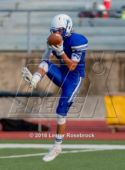 Thumbnail 1 in Liberty Hill vs La Vernia photogallery.