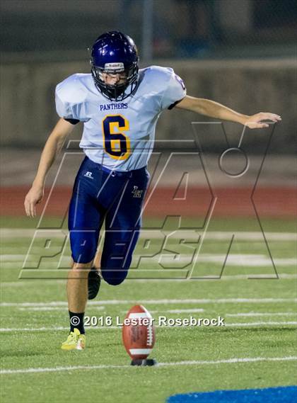 Thumbnail 1 in Liberty Hill vs La Vernia photogallery.