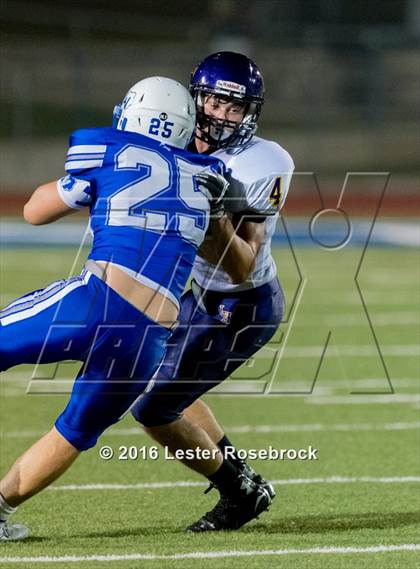 Thumbnail 2 in Liberty Hill vs La Vernia photogallery.