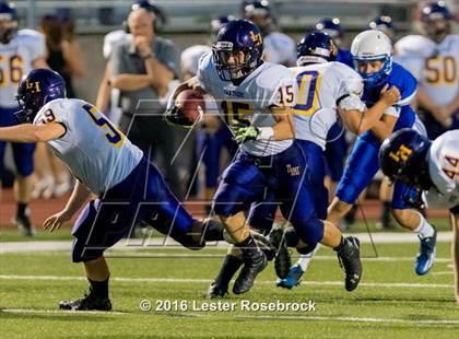 Thumbnail 3 in Liberty Hill vs La Vernia photogallery.