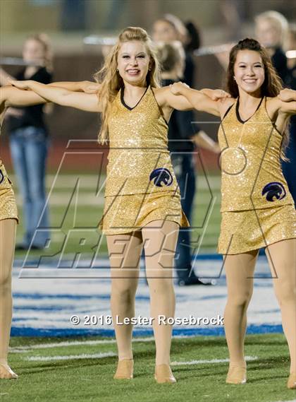 Thumbnail 3 in Liberty Hill vs La Vernia photogallery.