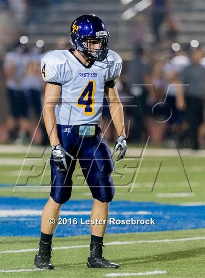 Thumbnail 1 in Liberty Hill vs La Vernia photogallery.