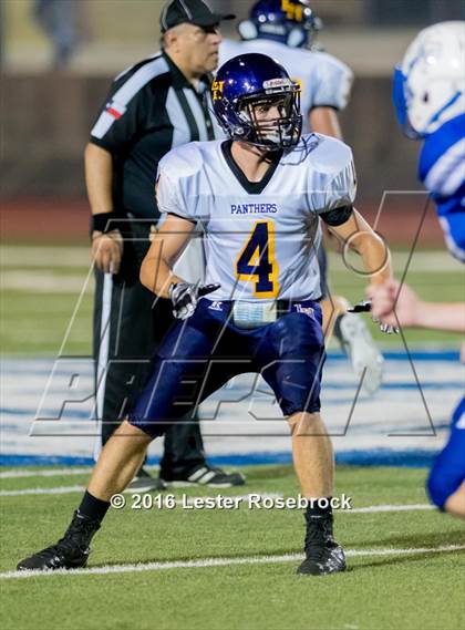 Thumbnail 3 in Liberty Hill vs La Vernia photogallery.