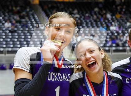 Thumbnail 1 in Boyd vs. Stockdale (UIL 3A Volleyball Division II Final Medal Ceremony) photogallery.
