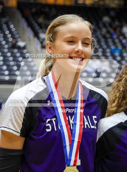 Thumbnail 2 in Boyd vs. Stockdale (UIL 3A Volleyball Division II Final Medal Ceremony) photogallery.