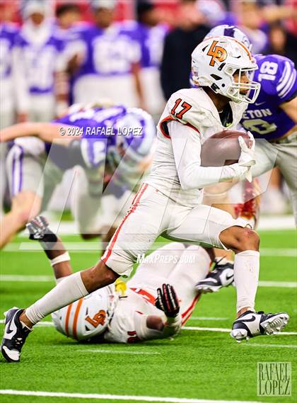 Thumbnail 2 in La Porte vs. Angleton (UIL 5A D1 Football Quarterfinal) photogallery.