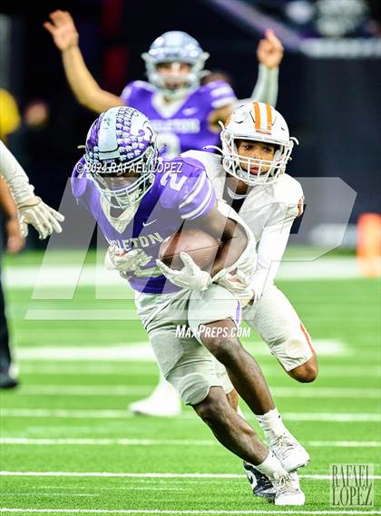 Thumbnail 3 in La Porte vs. Angleton (UIL 5A D1 Football Quarterfinal) photogallery.