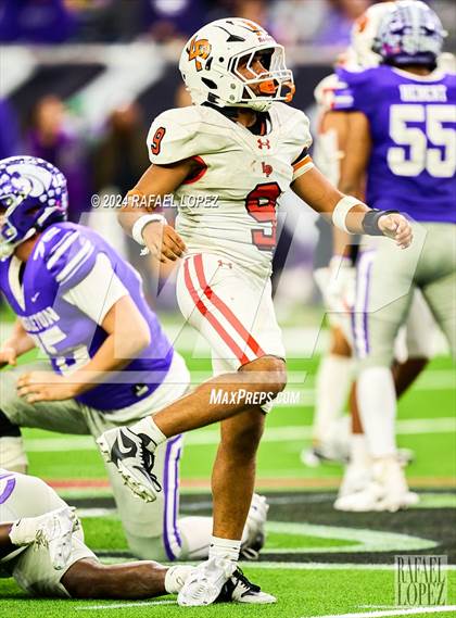 Thumbnail 2 in La Porte vs. Angleton (UIL 5A D1 Football Quarterfinal) photogallery.