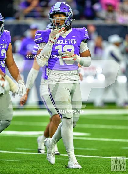 Thumbnail 1 in La Porte vs. Angleton (UIL 5A D1 Football Quarterfinal) photogallery.