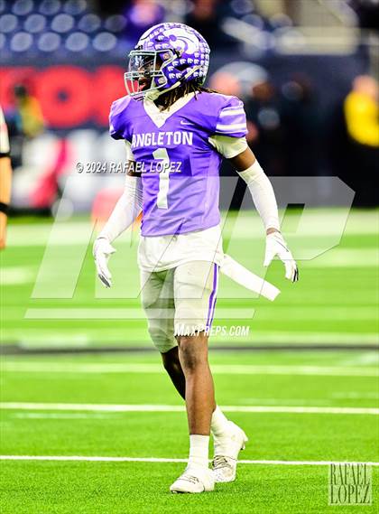 Thumbnail 2 in La Porte vs. Angleton (UIL 5A D1 Football Quarterfinal) photogallery.