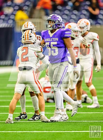 Thumbnail 3 in La Porte vs. Angleton (UIL 5A D1 Football Quarterfinal) photogallery.