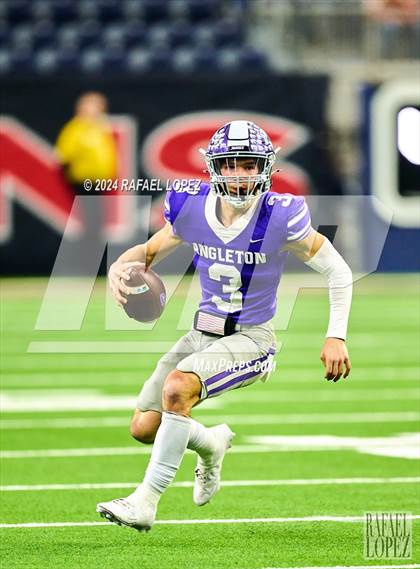 Thumbnail 1 in La Porte vs. Angleton (UIL 5A D1 Football Quarterfinal) photogallery.
