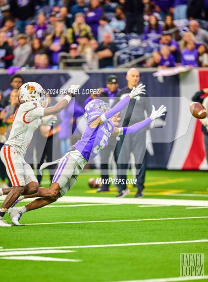 Thumbnail 1 in La Porte vs. Angleton (UIL 5A D1 Football Quarterfinal) photogallery.