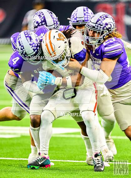 Thumbnail 3 in La Porte vs. Angleton (UIL 5A D1 Football Quarterfinal) photogallery.