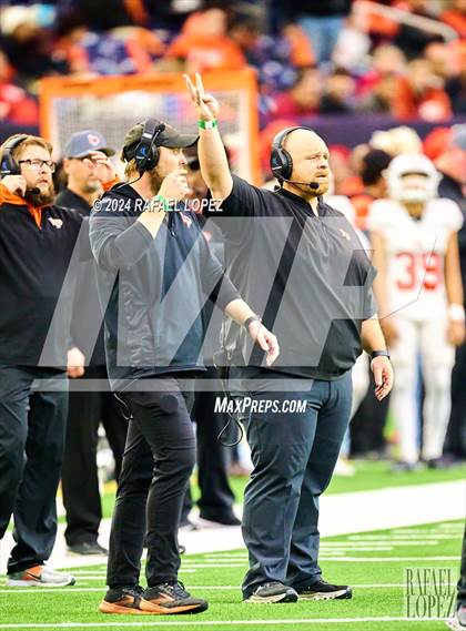 Thumbnail 1 in La Porte vs. Angleton (UIL 5A D1 Football Quarterfinal) photogallery.