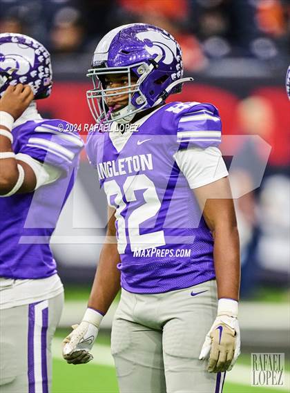 Thumbnail 1 in La Porte vs. Angleton (UIL 5A D1 Football Quarterfinal) photogallery.