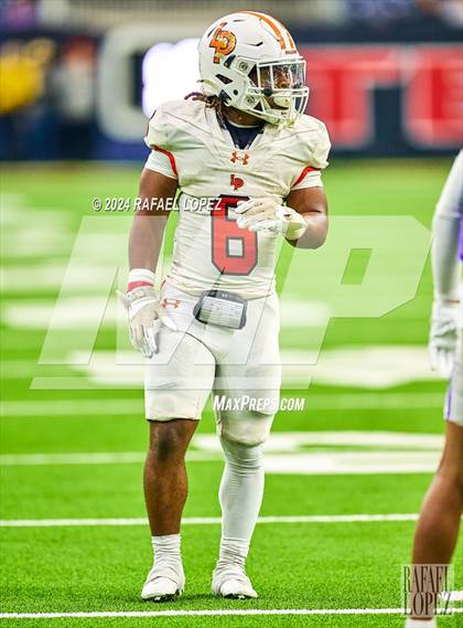 Thumbnail 2 in La Porte vs. Angleton (UIL 5A D1 Football Quarterfinal) photogallery.
