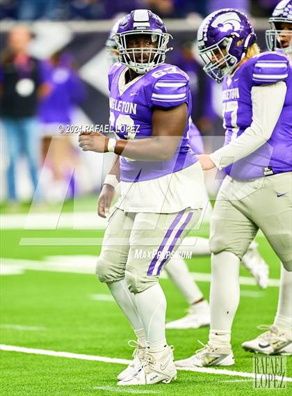 Thumbnail 1 in La Porte vs. Angleton (UIL 5A D1 Football Quarterfinal) photogallery.