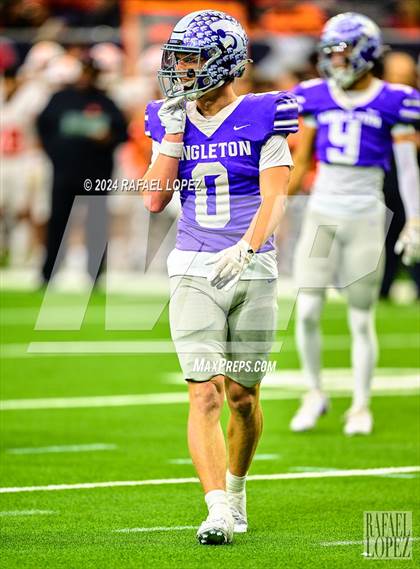 Thumbnail 2 in La Porte vs. Angleton (UIL 5A D1 Football Quarterfinal) photogallery.