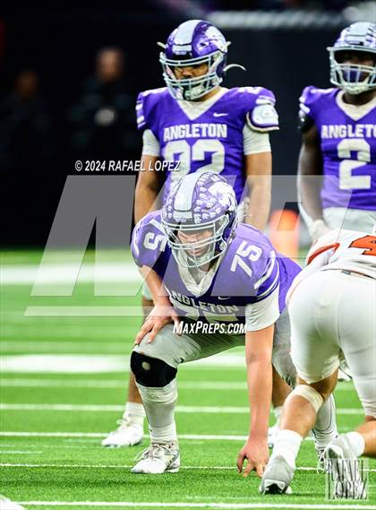Thumbnail 1 in La Porte vs. Angleton (UIL 5A D1 Football Quarterfinal) photogallery.