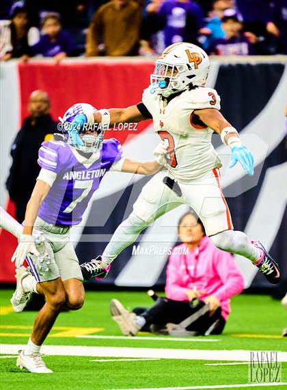 Thumbnail 3 in La Porte vs. Angleton (UIL 5A D1 Football Quarterfinal) photogallery.
