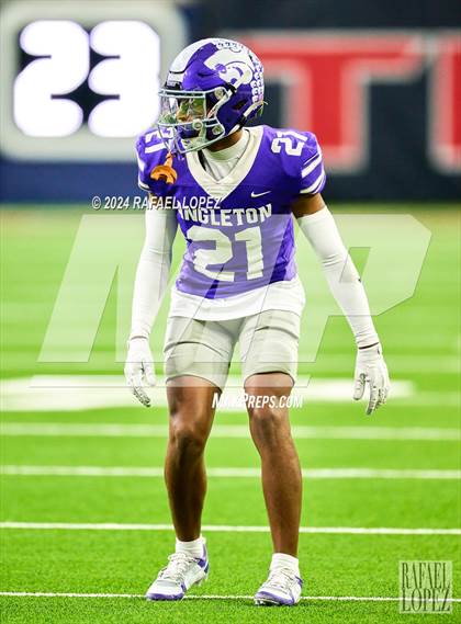 Thumbnail 3 in La Porte vs. Angleton (UIL 5A D1 Football Quarterfinal) photogallery.