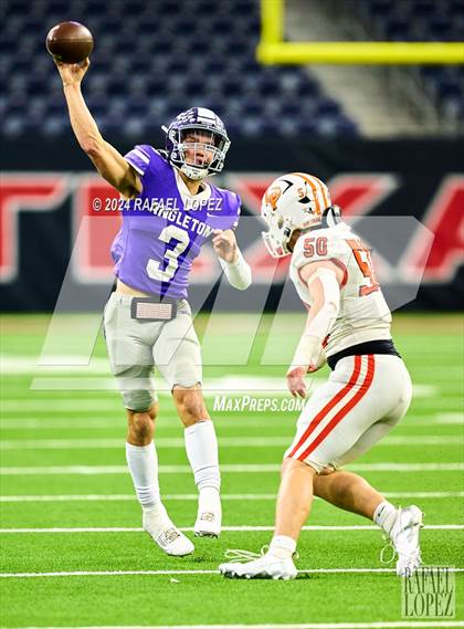 Thumbnail 1 in La Porte vs. Angleton (UIL 5A D1 Football Quarterfinal) photogallery.