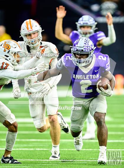 Thumbnail 2 in La Porte vs. Angleton (UIL 5A D1 Football Quarterfinal) photogallery.