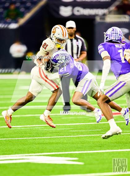 Thumbnail 3 in La Porte vs. Angleton (UIL 5A D1 Football Quarterfinal) photogallery.