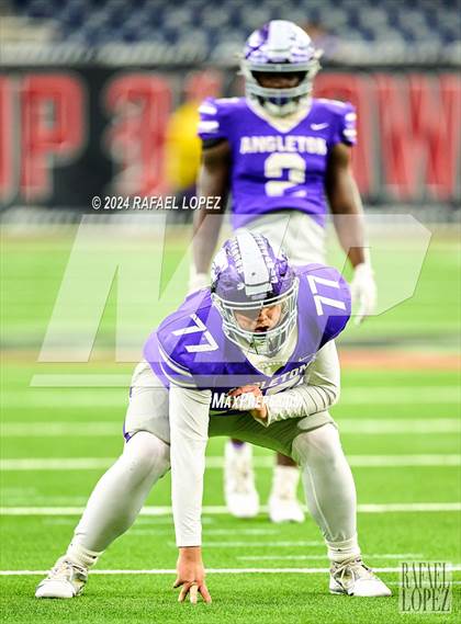 Thumbnail 1 in La Porte vs. Angleton (UIL 5A D1 Football Quarterfinal) photogallery.