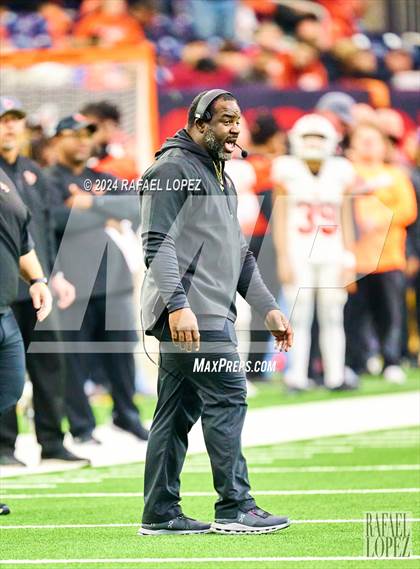 Thumbnail 3 in La Porte vs. Angleton (UIL 5A D1 Football Quarterfinal) photogallery.