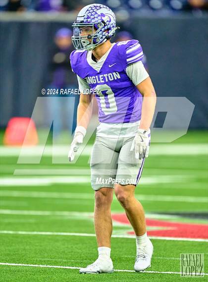 Thumbnail 3 in La Porte vs. Angleton (UIL 5A D1 Football Quarterfinal) photogallery.