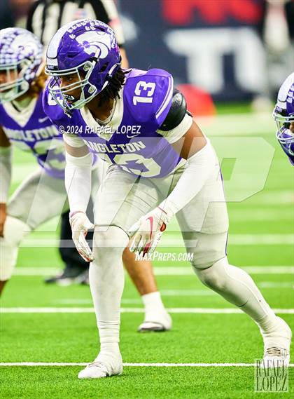 Thumbnail 2 in La Porte vs. Angleton (UIL 5A D1 Football Quarterfinal) photogallery.