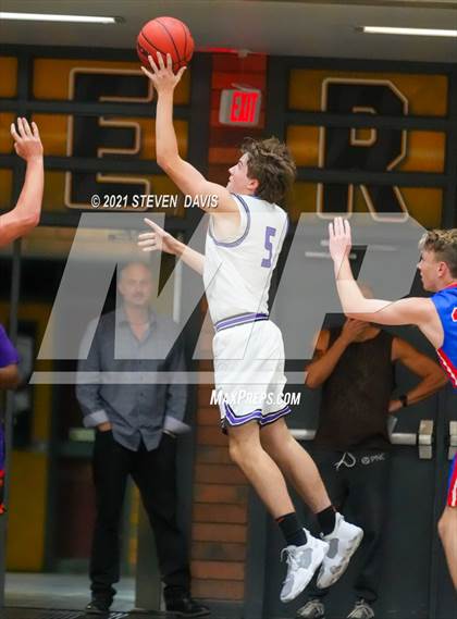 Thumbnail 2 in Valley Vista vs Mountain View (Welcome to the Jungle Holiday Tournament) photogallery.