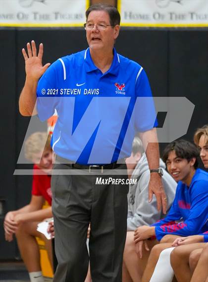 Thumbnail 1 in Valley Vista vs Mountain View (Welcome to the Jungle Holiday Tournament) photogallery.