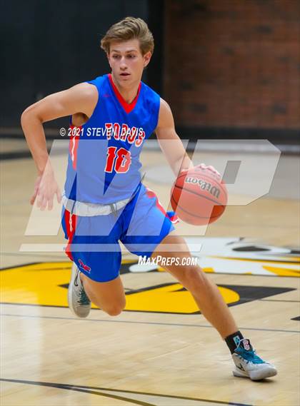 Thumbnail 1 in Valley Vista vs Mountain View (Welcome to the Jungle Holiday Tournament) photogallery.