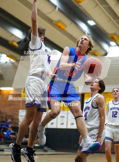 Thumbnail 1 in Valley Vista vs Mountain View (Welcome to the Jungle Holiday Tournament) photogallery.