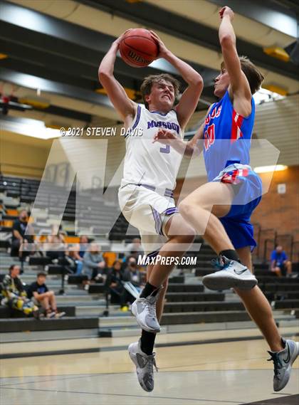 Thumbnail 2 in Valley Vista vs Mountain View (Welcome to the Jungle Holiday Tournament) photogallery.