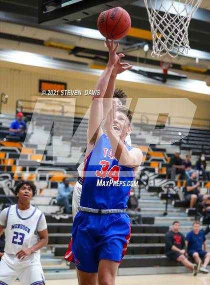 Thumbnail 2 in Valley Vista vs Mountain View (Welcome to the Jungle Holiday Tournament) photogallery.