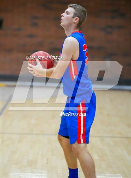 Thumbnail 3 in Valley Vista vs Mountain View (Welcome to the Jungle Holiday Tournament) photogallery.
