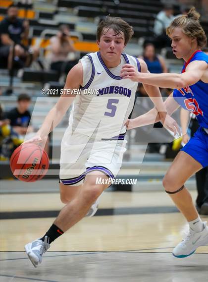 Thumbnail 3 in Valley Vista vs Mountain View (Welcome to the Jungle Holiday Tournament) photogallery.