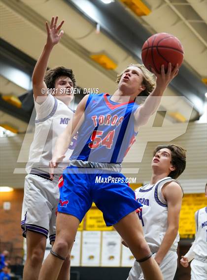 Thumbnail 2 in Valley Vista vs Mountain View (Welcome to the Jungle Holiday Tournament) photogallery.
