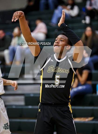 Thumbnail 3 in Edison vs. Hoover photogallery.