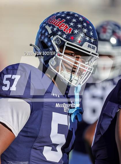 Thumbnail 2 in Ryan vs. Monterey (UIL Football 5A D1 Area) photogallery.
